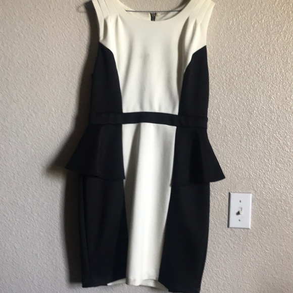 Dress - Picture 1 of 2